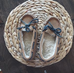 Little girls moccasins🤎